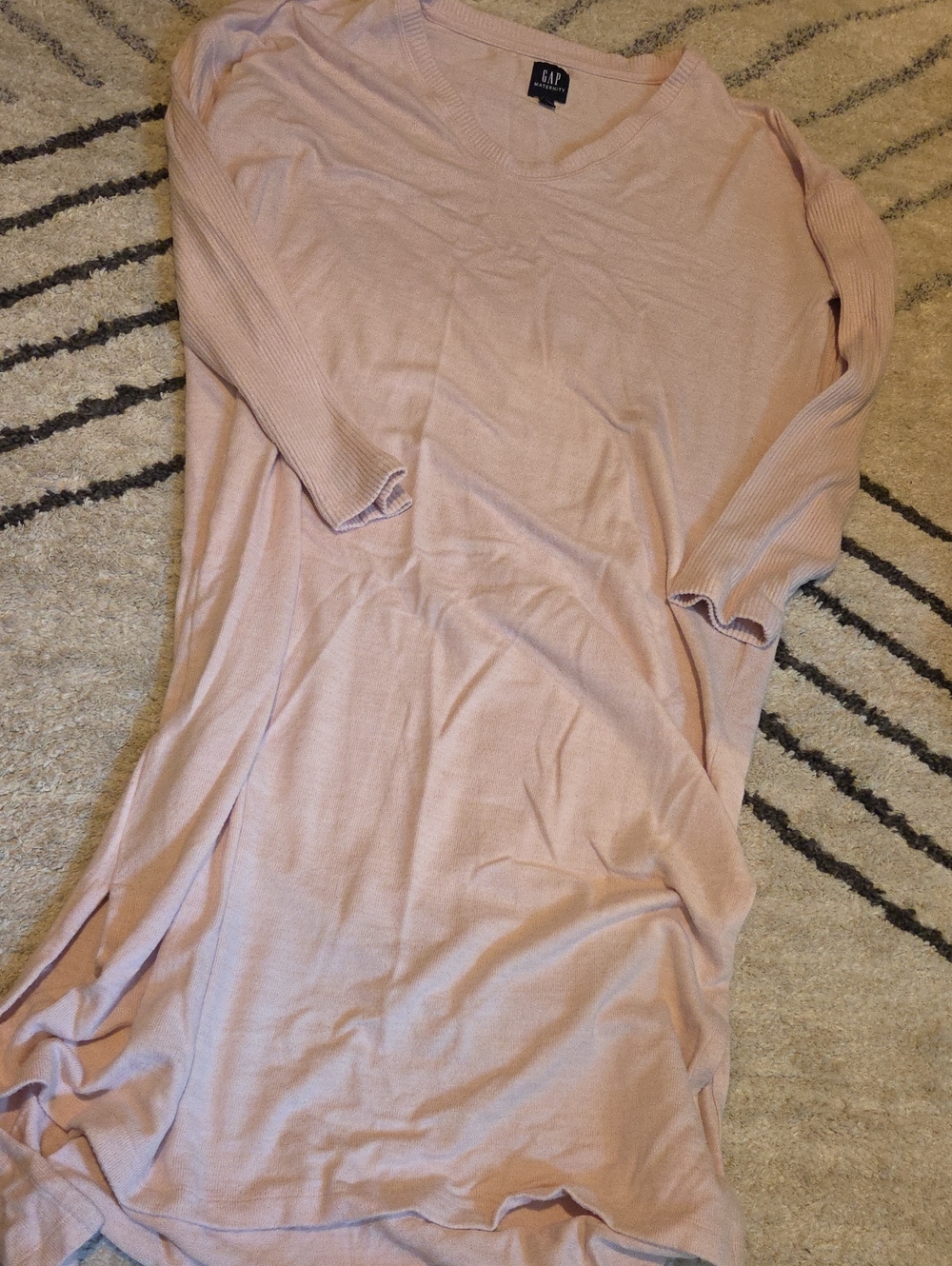 GAP Long Sleeve V-Neck Knit Dress in Light Pink